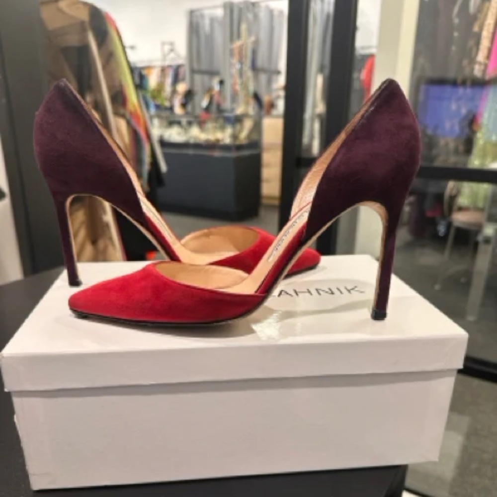 PRE OWNED MANOLO BLAHNIK SZ 37 TWO TONE SUEDE PUMPS SHOES